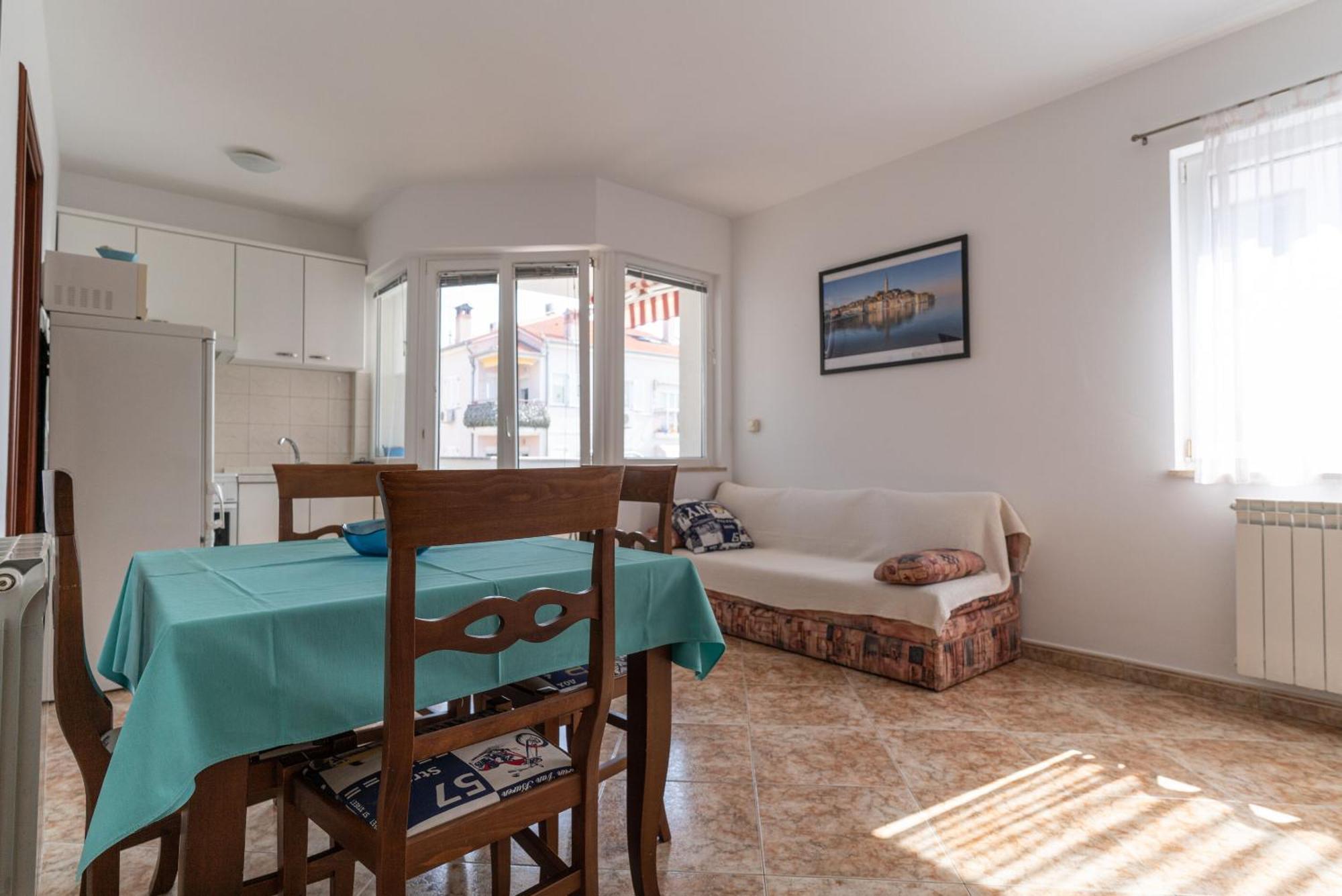 Apartments Anamarija ロヴィニ エクステリア 写真