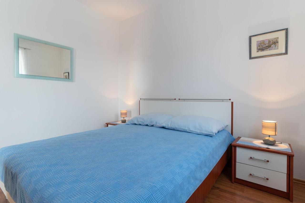Apartments Anamarija ロヴィニ エクステリア 写真