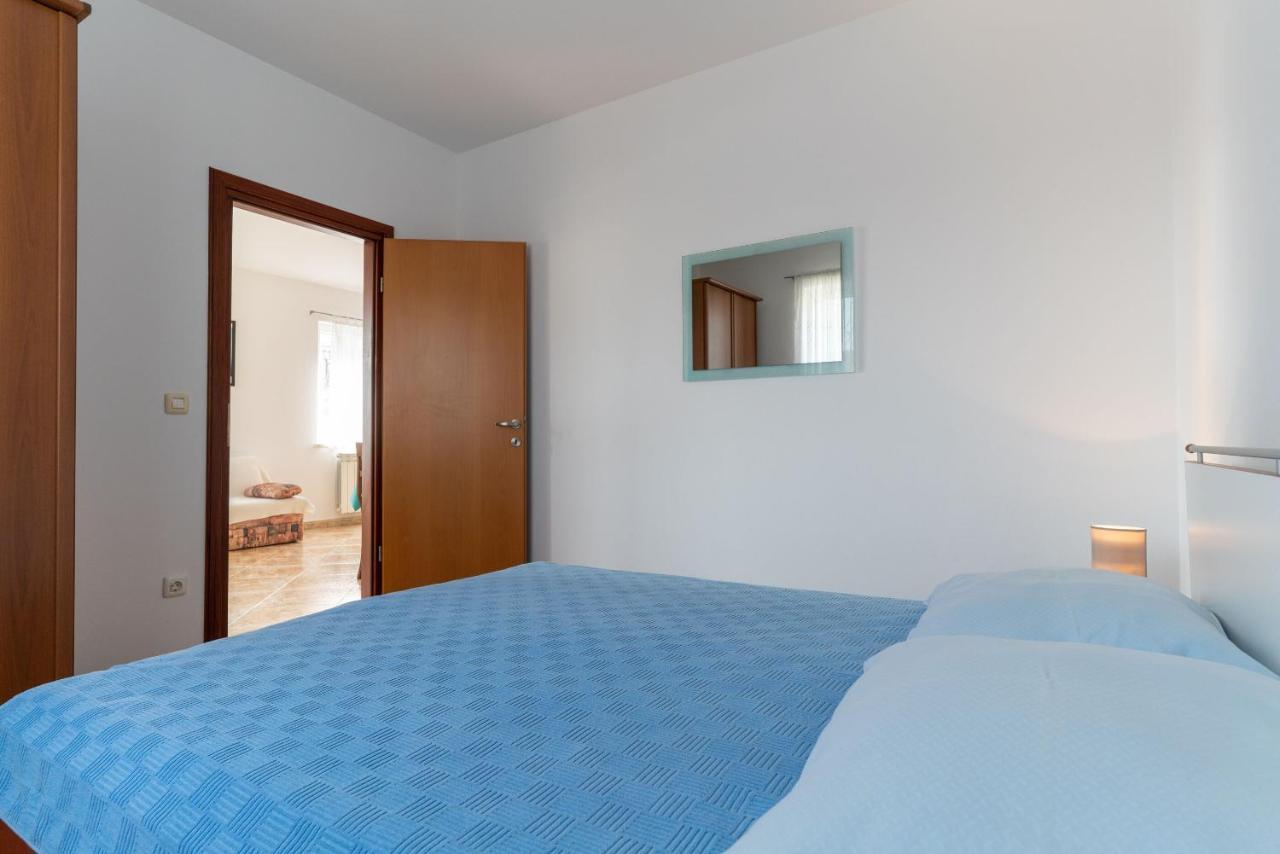 Apartments Anamarija ロヴィニ エクステリア 写真